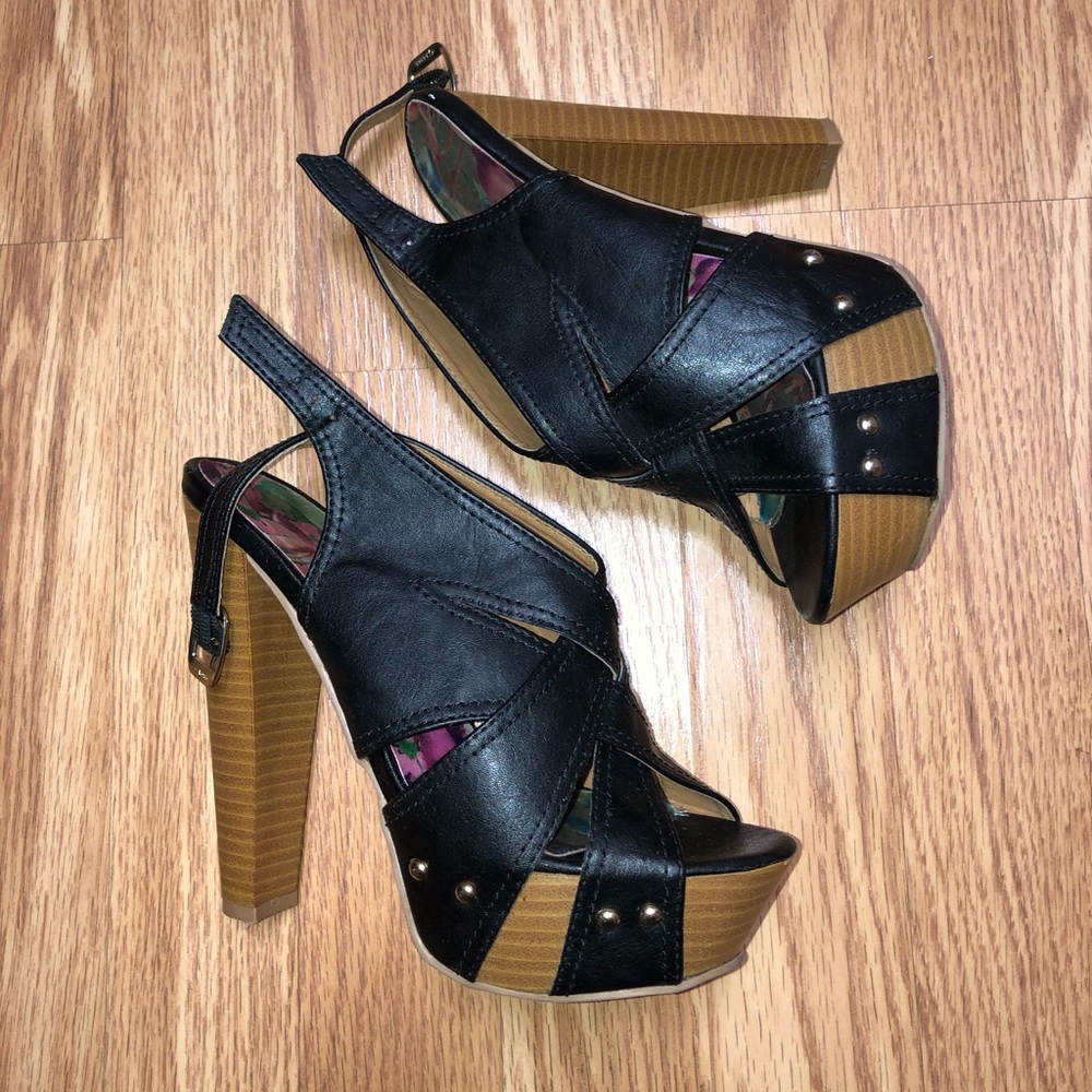 Black Leather Women’s Heels size 6